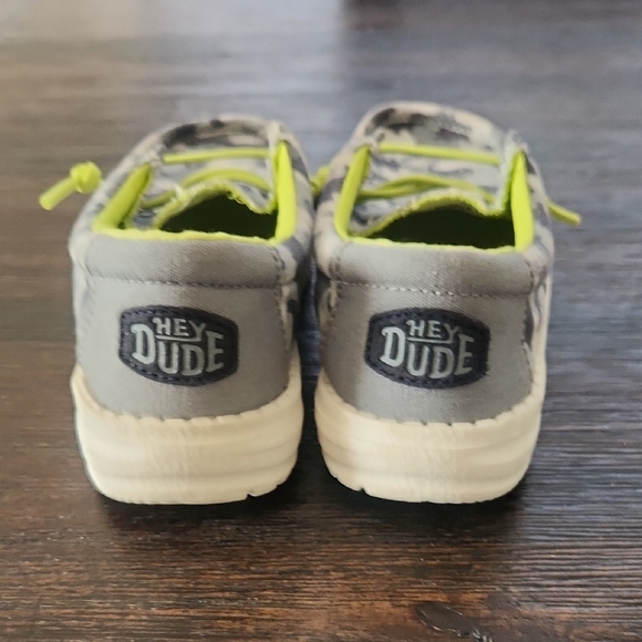 Toddler Hey Dude Kids Camo Shoes, Little Kid/ Toddler Size 10 - Picture 5 of 6
